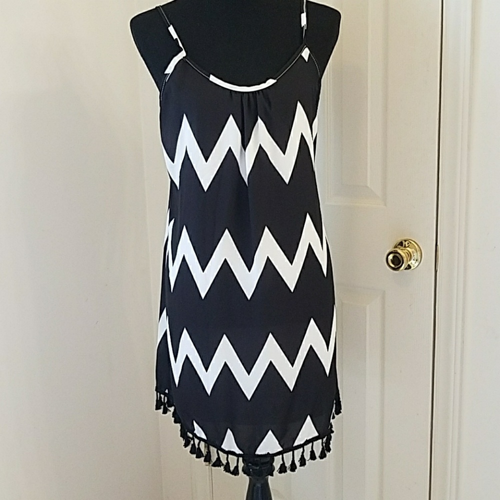 Nwot Black&White Shift